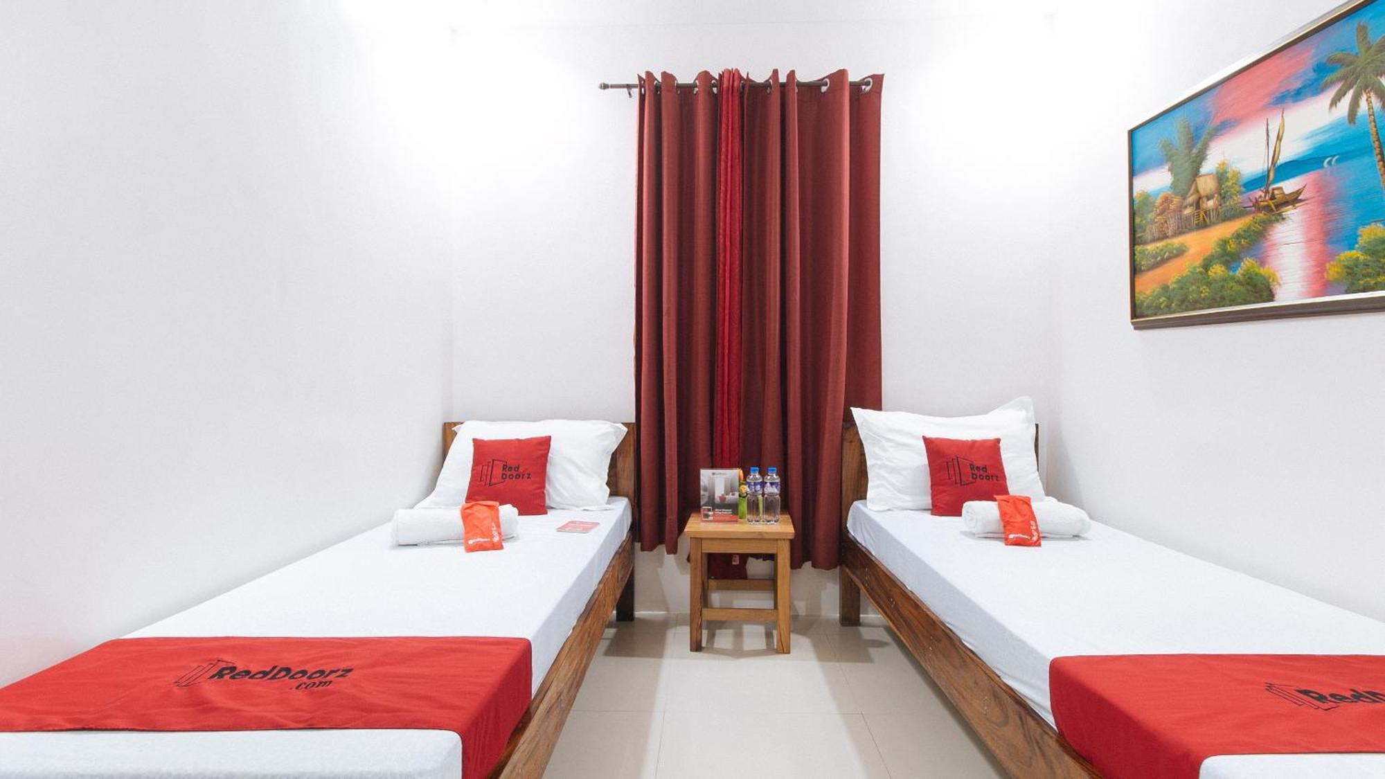 Reddoorz Plus @ Jollydays Hotel Nueva Ecija San Jose  ภายนอก รูปภาพ