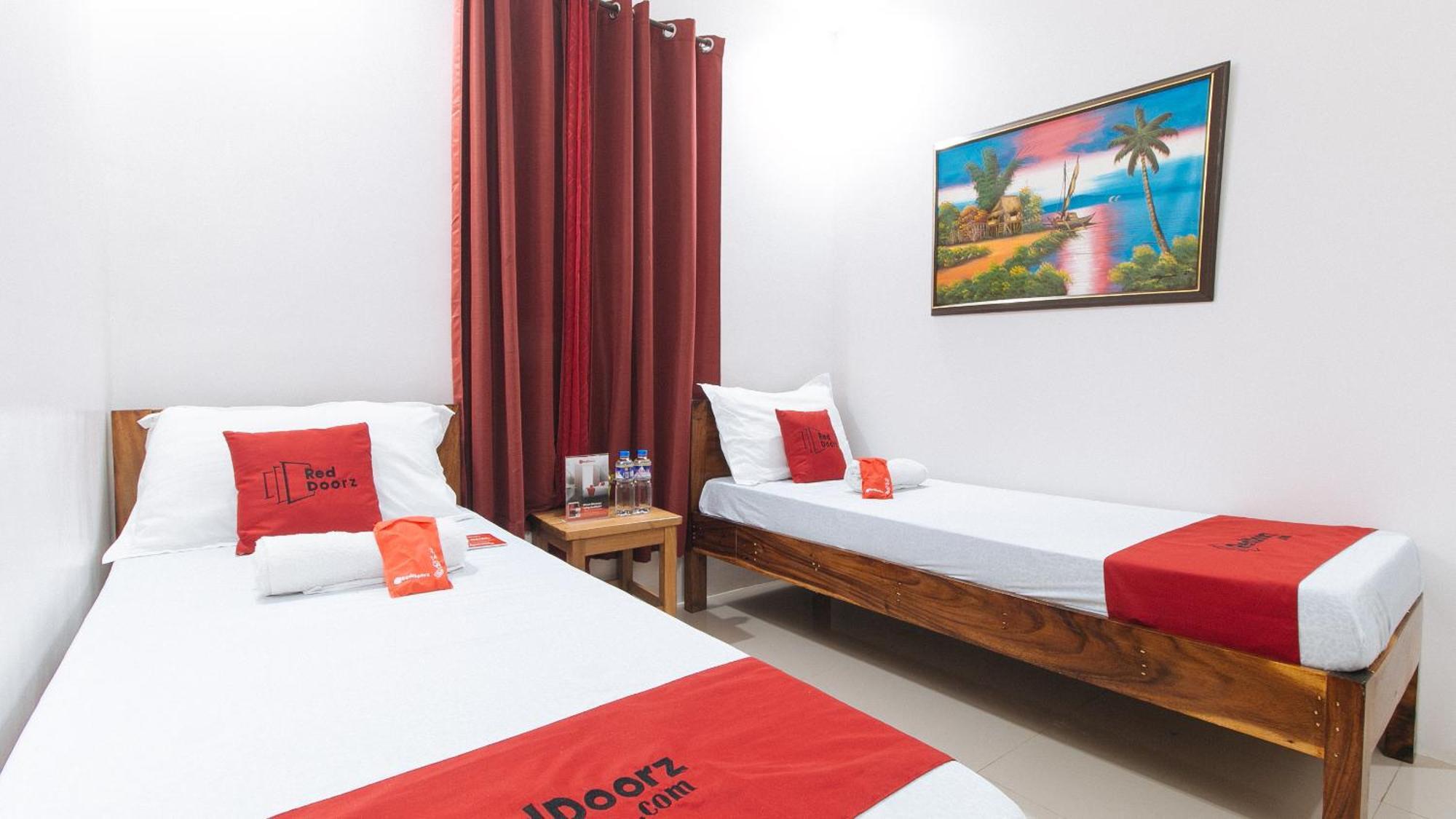 Reddoorz Plus @ Jollydays Hotel Nueva Ecija San Jose  ภายนอก รูปภาพ