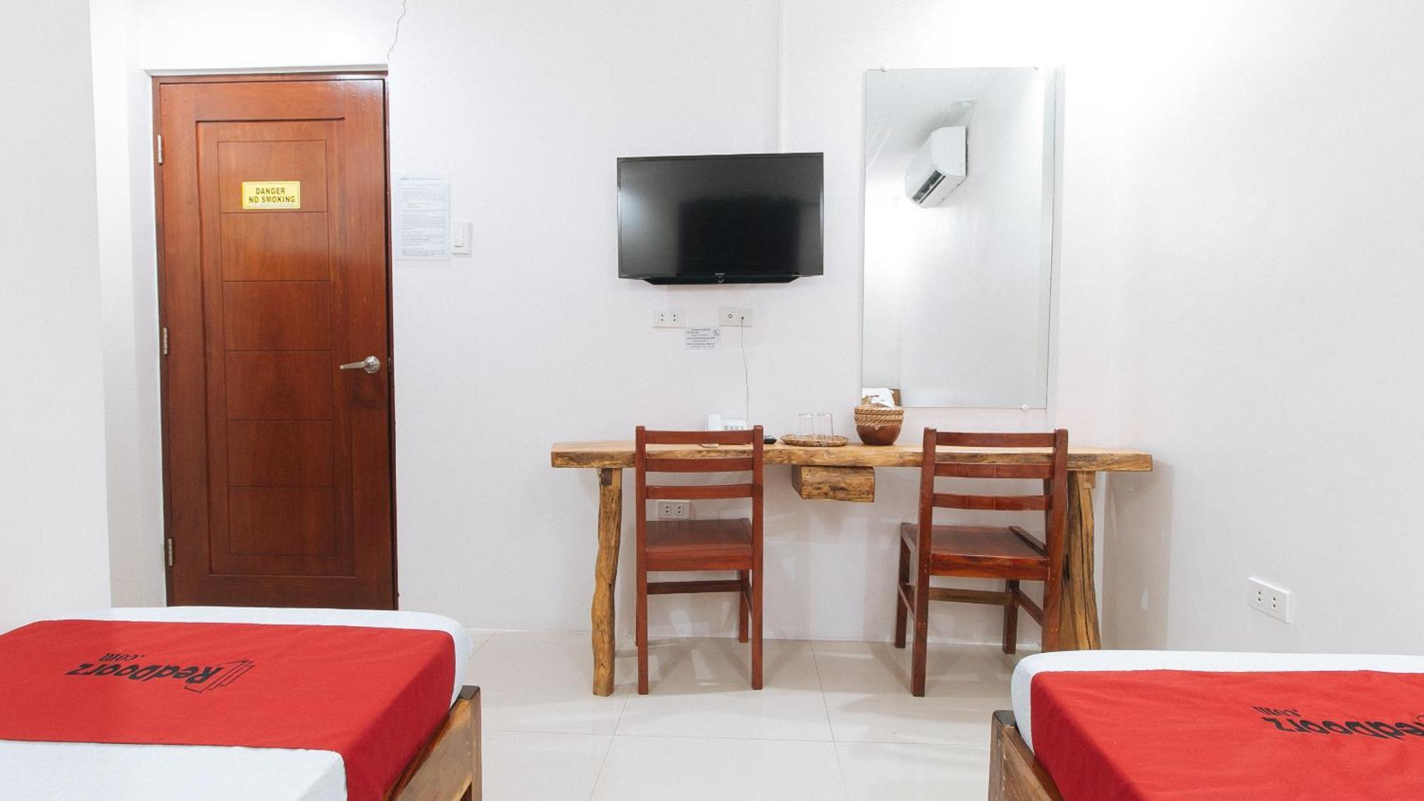 Reddoorz Plus @ Jollydays Hotel Nueva Ecija San Jose  ภายนอก รูปภาพ