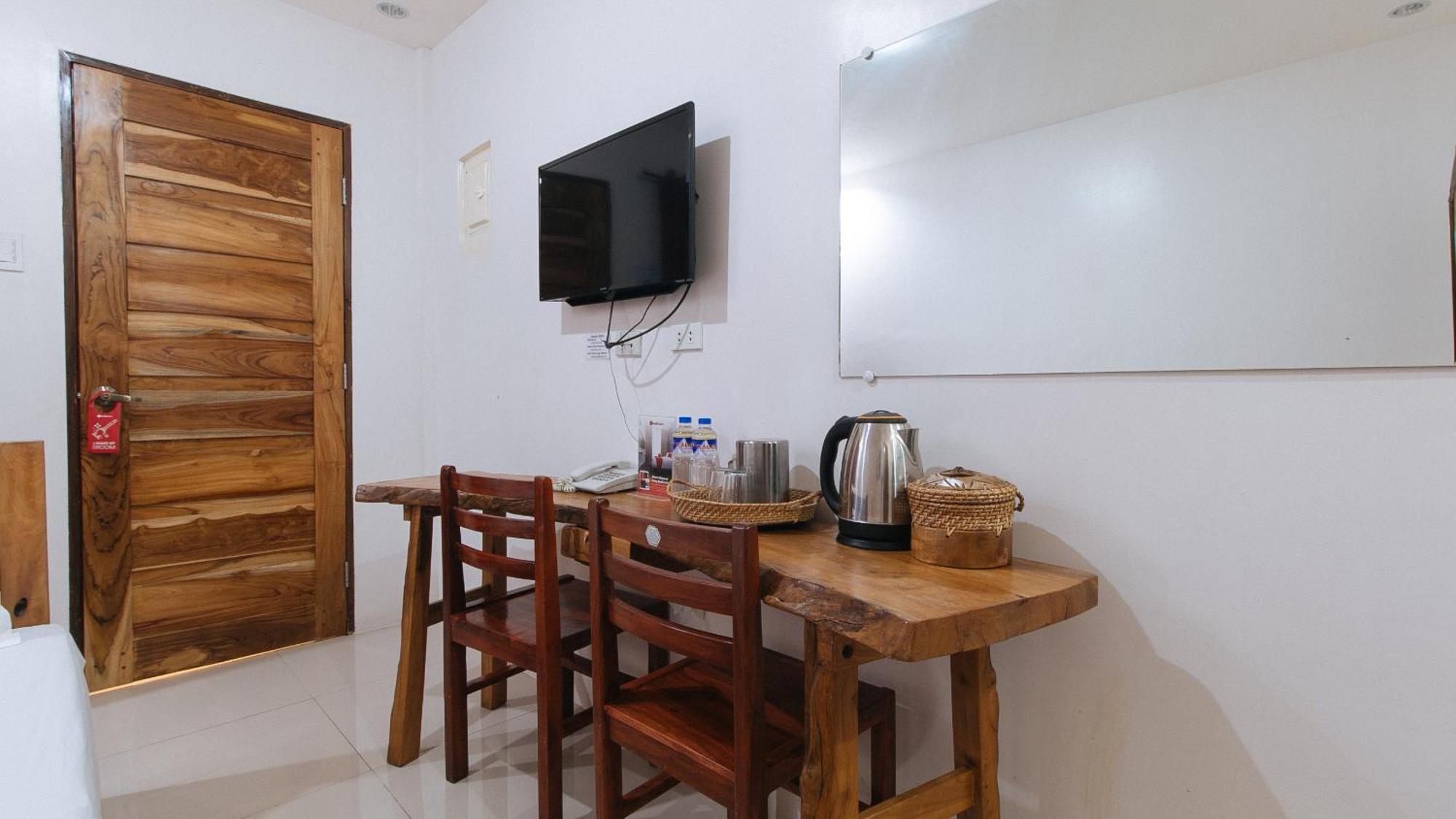 Reddoorz Plus @ Jollydays Hotel Nueva Ecija San Jose  ภายนอก รูปภาพ