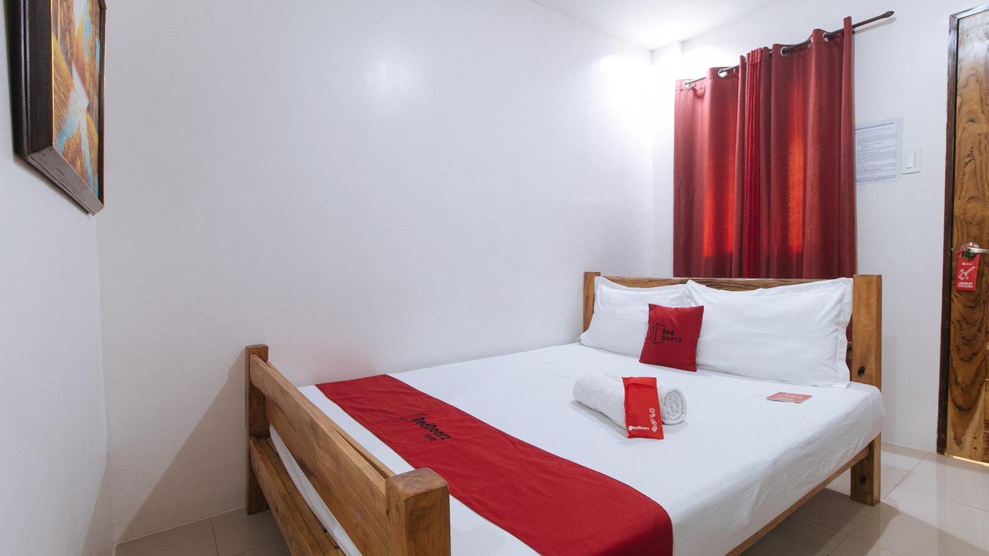 Reddoorz Plus @ Jollydays Hotel Nueva Ecija San Jose  ภายนอก รูปภาพ