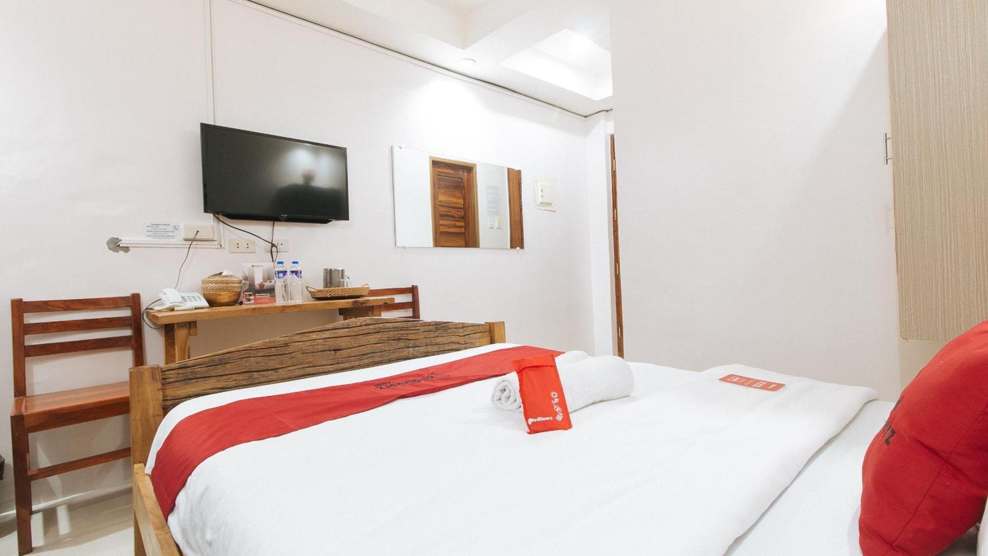 Reddoorz Plus @ Jollydays Hotel Nueva Ecija San Jose  ภายนอก รูปภาพ