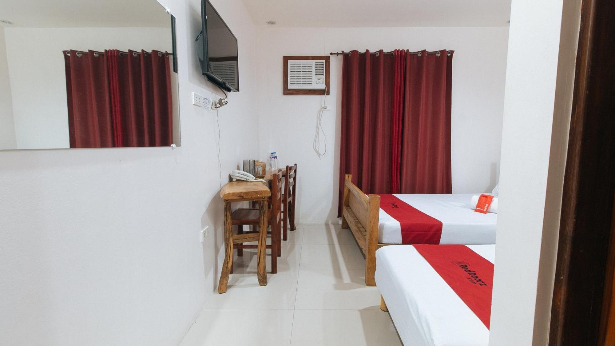 Reddoorz Plus @ Jollydays Hotel Nueva Ecija San Jose  ภายนอก รูปภาพ