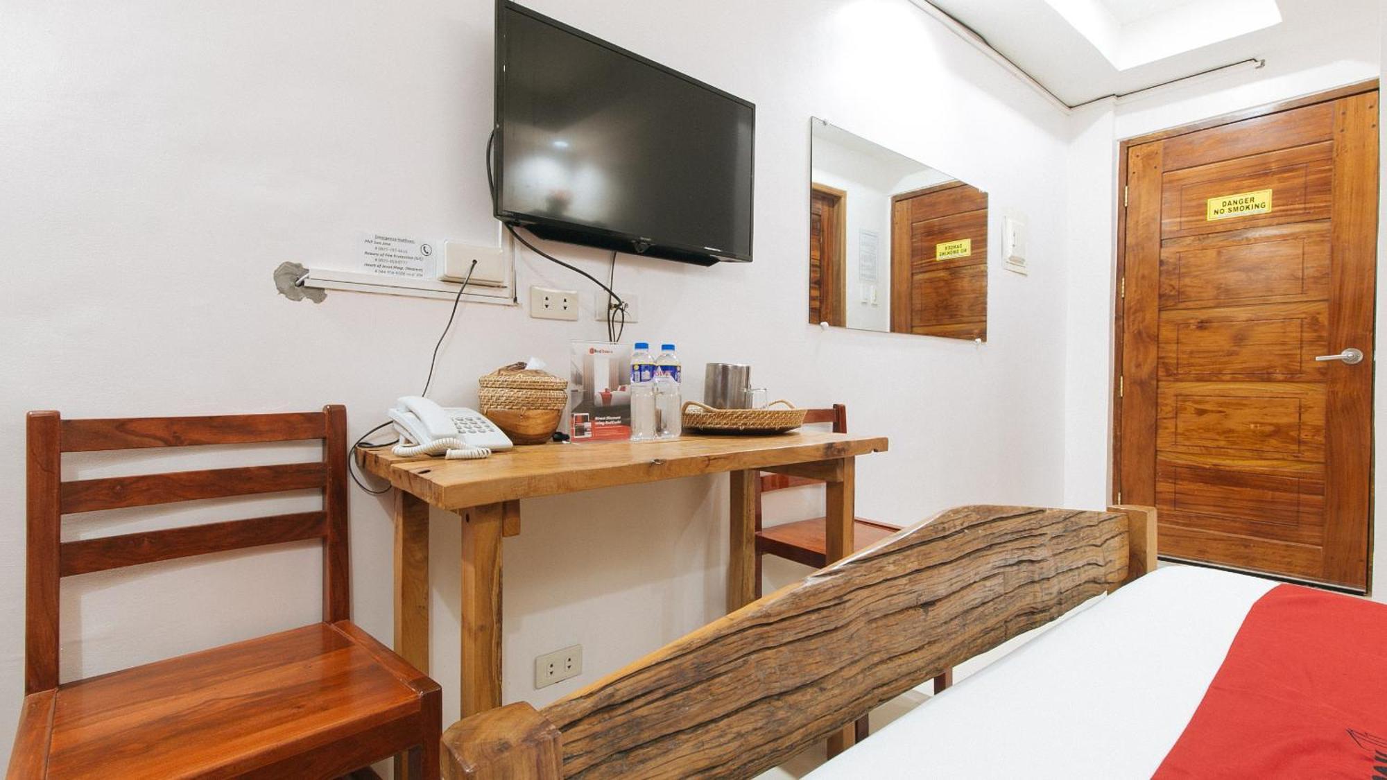 Reddoorz Plus @ Jollydays Hotel Nueva Ecija San Jose  ภายนอก รูปภาพ
