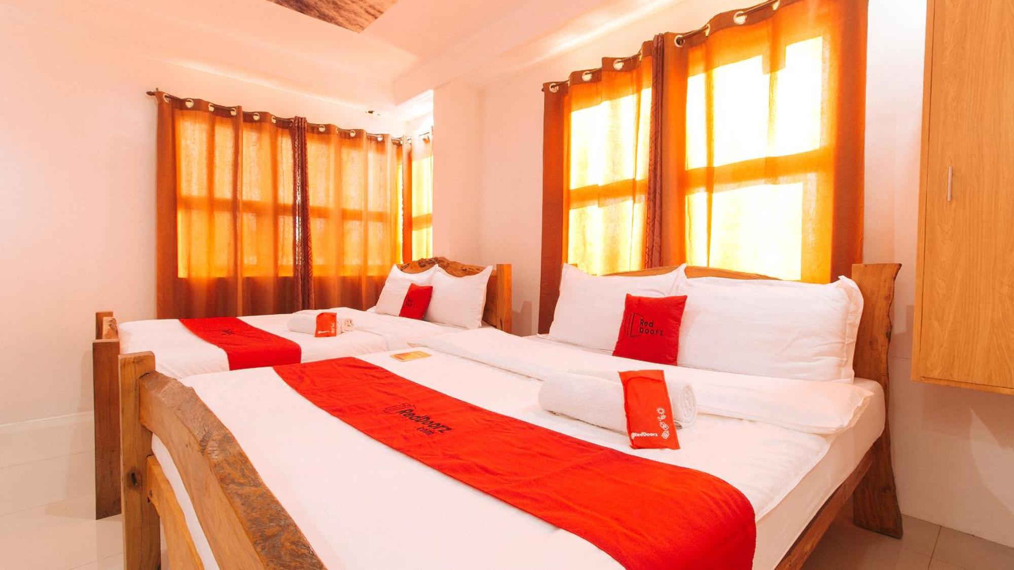 Reddoorz Plus @ Jollydays Hotel Nueva Ecija San Jose  ภายนอก รูปภาพ