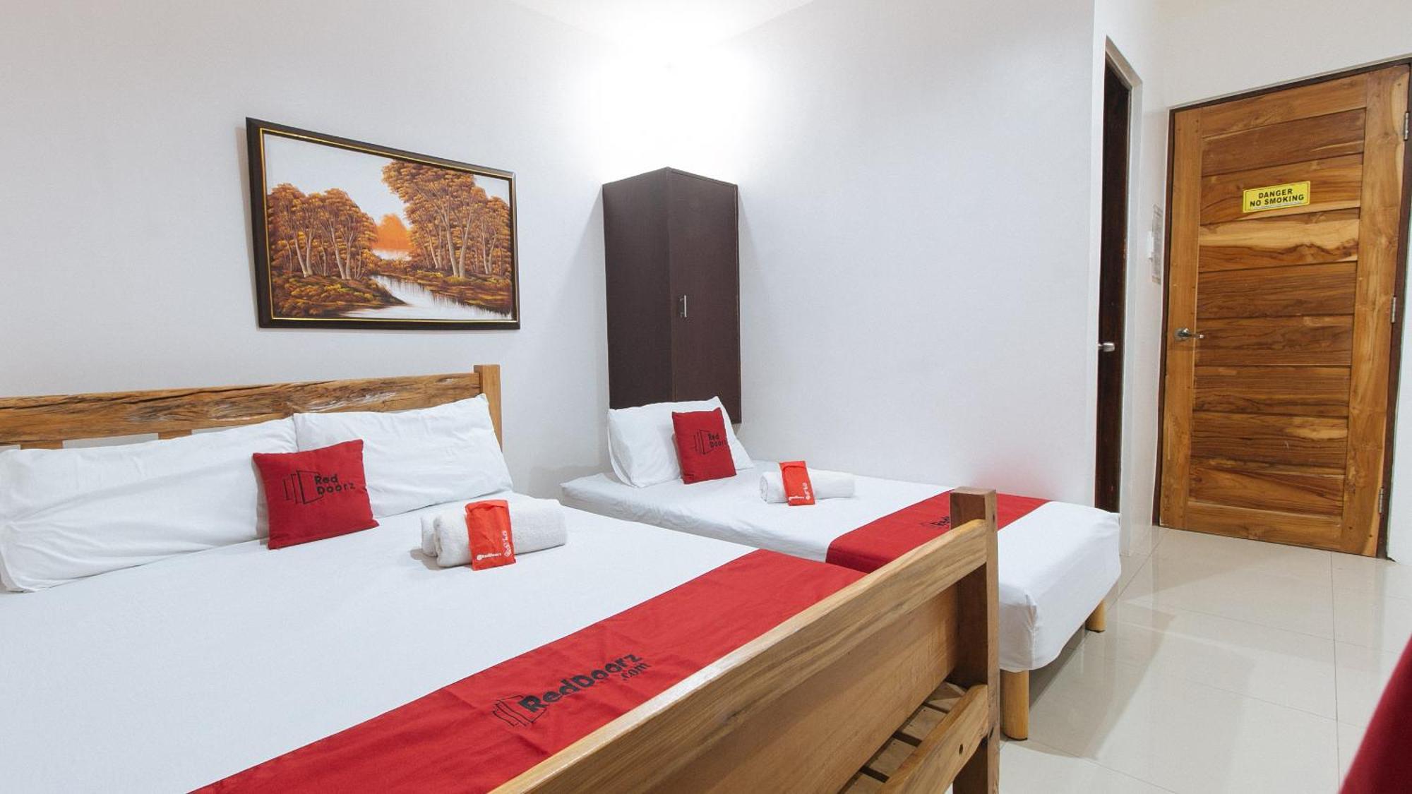Reddoorz Plus @ Jollydays Hotel Nueva Ecija San Jose  ภายนอก รูปภาพ
