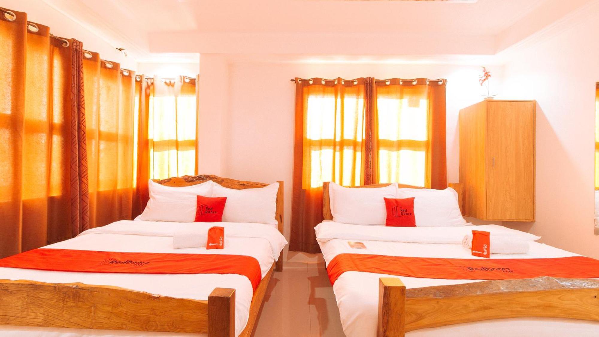 Reddoorz Plus @ Jollydays Hotel Nueva Ecija San Jose  ภายนอก รูปภาพ