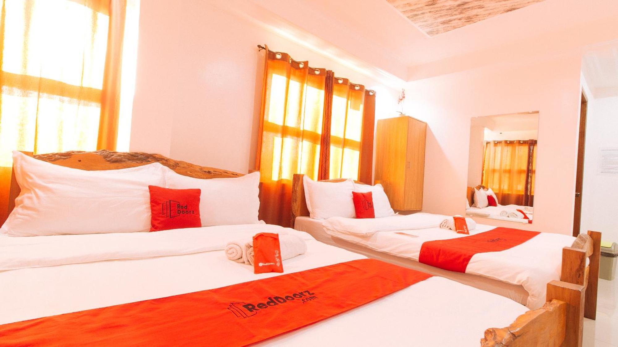 Reddoorz Plus @ Jollydays Hotel Nueva Ecija San Jose  ภายนอก รูปภาพ